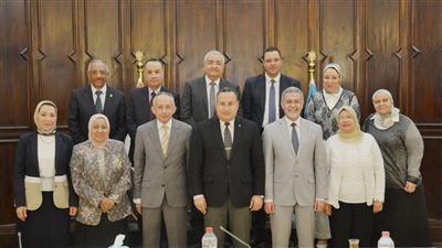 رئيس جامعة الإسكندرية يستعرض خطة إنشاء درجات مزدوجة مع جامعات عالمية 