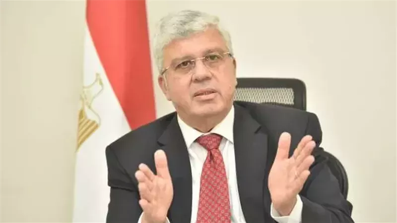 الدكتور أيمن عاشور