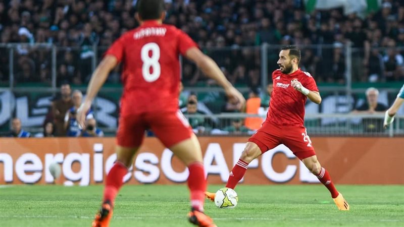 علي معلول لاعب الأهلي،