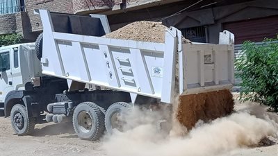 محافظ قنا يبحث سبل تعزيز المنظومة المتكاملة لإدارة المخلفات الصلبة