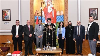 البابا تواضروس يستقبل نقيب الصحفيين الجديد