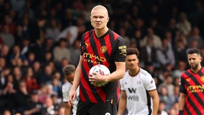 الدوري الإنجليزي، مانشستر سيتي يتقدم على فولهام 2-1 في الشوط الأول