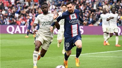 الدوري الفرنسي، باريس سان جيرمان بـ 10 لاعبين يسقط بثلاثية أمام لوريان 