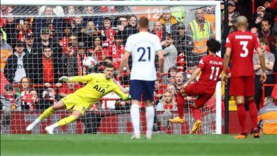 ليفربول يتقدم 3-1 على توتنهام قبل 15 دقيقة من النهاية (صور)