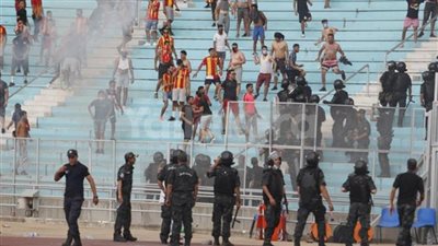 بيان عاجل من الكاف بشأن شغب جماهير الترجي والرجاء 