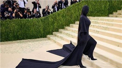 2023 Met Gala، سر ارتداء النجوم الأزياء الغريبة وكيف بدأت فكرة الاحتفال