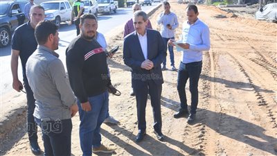 محافظ الغربية يتفقد كورنيش المحلة ومشروعات الرصف بسمنود (صور)