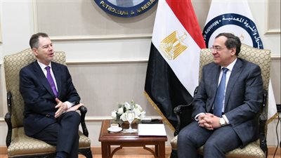 البترول تستقبل السفير الإسباني بالقاهرة لبحث التغيرات في صناعة الطاقة