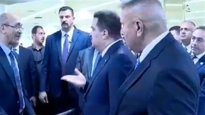 كواليس استقالة مدير مطار بغداد بعد توبيخه من رئيس الحكومة العراقي