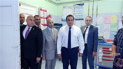 وزير الصحة: صرف أجر شهر مكافأة للعاملين في مستشفى الصالحية المركزي