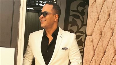 انهيار خطيبة مصطفى درويش داخل المقابر أثناء دفنه