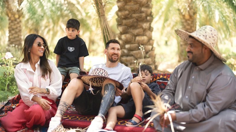 ليونيل ميسي يزور