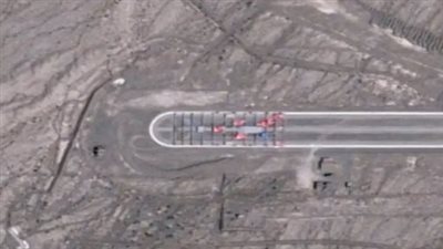 الأقمار الصناعية ترصد منطادًا طوله 100 قدم داخل قاعدة صينية