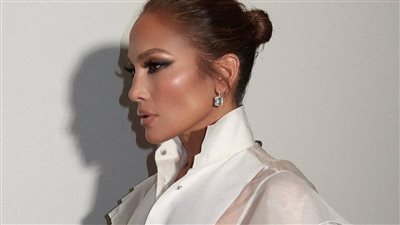 بعد تألقها في حفل Met Gala2023، جينيفر لوبيز تخطف الأضواء بإطلالات لافتة