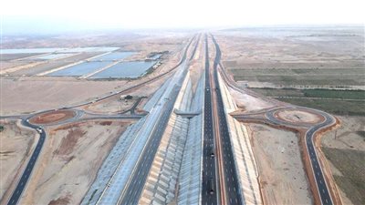 كل ما تريد معرفته عن تطوير طريق الصعيد الصحراوي الغربي ( صور)