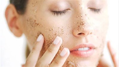  مقشر للوجه والجسم بمواد طبيعية وبأقل تكاليف