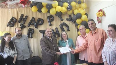 رئيس هيئة نظافة الجيزة يكرم مدير قسم الملفات (صور)