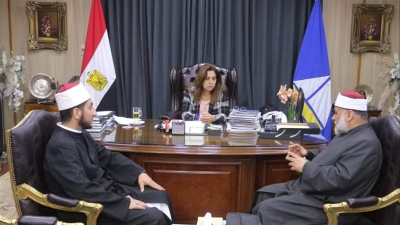 محافظ دمياط تستقبل