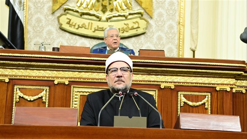 وزير الأوقاف في مواجهة