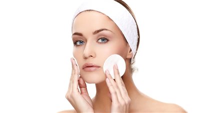  فوائد التونر للبشرة، ينظفها ويغلق المسام المفتوحة