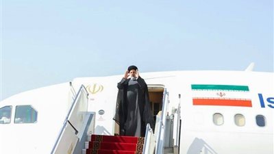 الرئيس الإيراني يصل مطار دمشق في أول زيارة لسوريا منذ 13 عاما (صور)