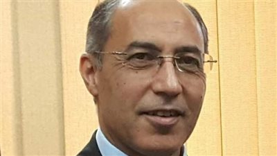 الكاشف رئيسًا لقطاع الشئون القانونية بالشركة القابضة لمصر للطيران