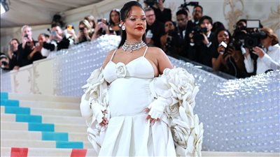 إطلالة ريهانا فى حفل Met Gala تتخطى 25 مليون دولار (صور)