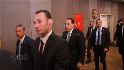 رئيس الوزراء يصل الجلسة الافتتاحية للحوار الوطني (صور)