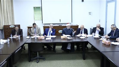 رئيس جامعة الأزهر يشيد بخدمات المركز الدولي الإسلامي للدراسات والبحوث السكانية 