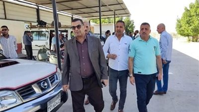  سكرتير عام الوادي الجديد يتفقد تطبيق التعريفة الجديدة بالمواقف (صور)