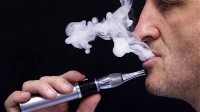 بريطانيا تحظر السجائر الإلكترونية المخصصة للاستخدام مرة واحدة