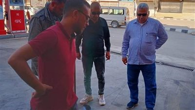 محافظ شمال سيناء يتابع انتظام العمل بمحطات الوقود بعد تحريك سعر السولار