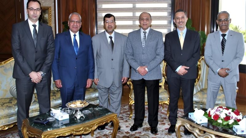 وزير الطيران الفريق
