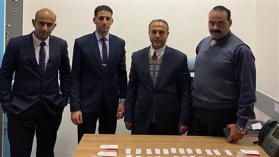 جمارك مطار القاهرة تضبط راكبين بحوزتهما 600 قرص ترامادول وبندقية وتليسكوب