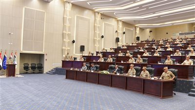 شاهد نشاط الرئيس اليوم، السيسي يتفقد مشروعات قومية ويجتمع مع الحكومة وقادة القوات المسلحة