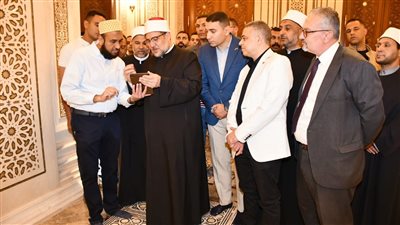 وزير الأوقاف يتفقد أعمال التطوير بمسجد السيدة نفيسة (صور)