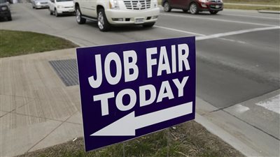 نمو الوظائف الأمريكية وارتفاع متوسط الدخل في الساعة رغم تباطؤ الاقتصاد