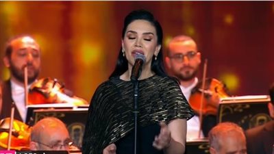 مي فاروق تشعل أجواء حفل روائع الموجي بأغنية اسأل روحك لـ أم كلثوم (فيديو)