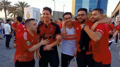 مشجعو الزمالك متواجدون في ملعب محمد بن زايد قبل مباراة الأهلي وبيراميدز (صور)