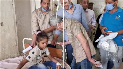 وكيل صحة قنا يتفقد حالات اشتباه التسمم بـ 