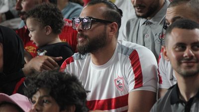 السوبر المصري، أمن استاد محمد بن زايد يطالب جماهير الزمالك بتغيير التيشرتات (فيديو)