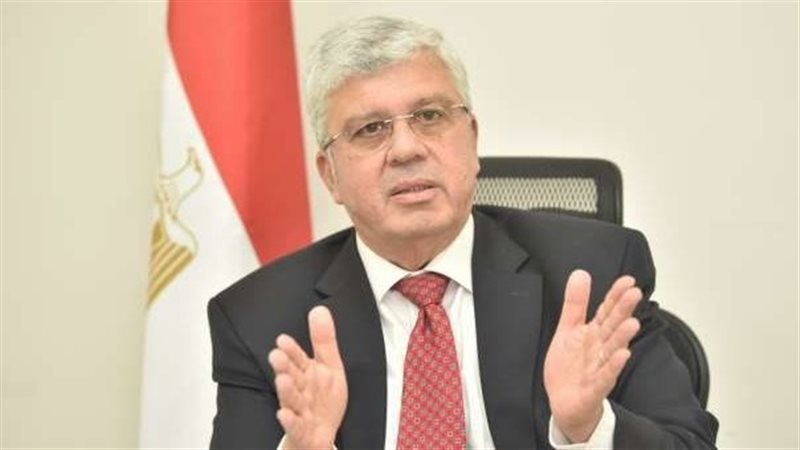 الدكتور أيمن عاشور