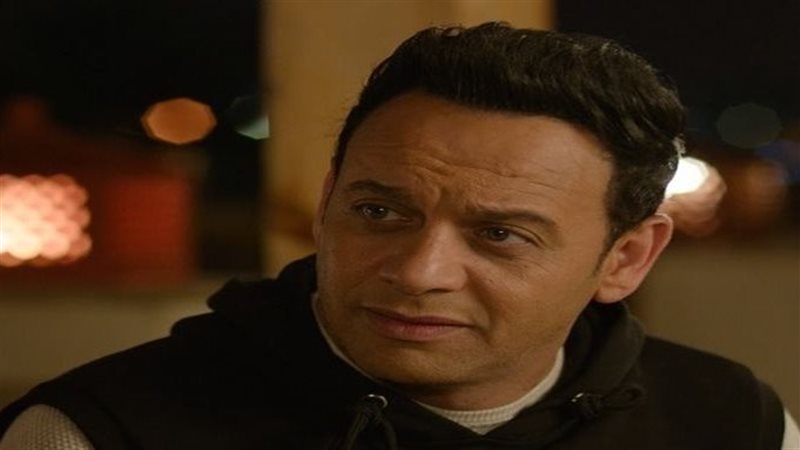 مصطفي قمر