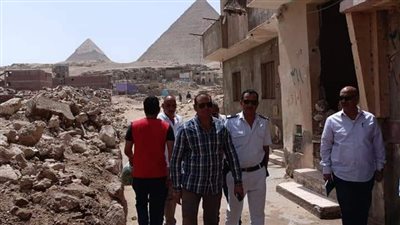 رئيس حي الهرم يتفقد نزلة السمان وسن العجوز ويلتقي بمواطنيها (صور)