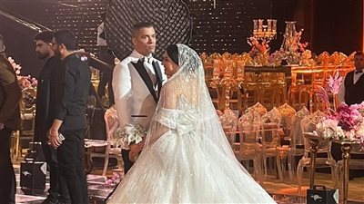  استيلاء على الشبكة وإيصال أمانة.. تفاصيل خناقة نص الليل بين حسن شاكوش وزوجته