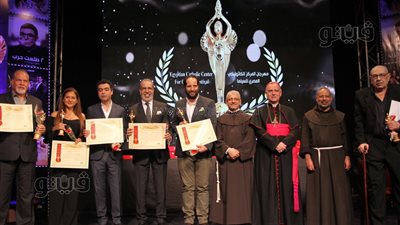 مهرجان المركز الكاثوليكي يكرم مدحت العدل وأحمد أمين وتارا عماد (صور)