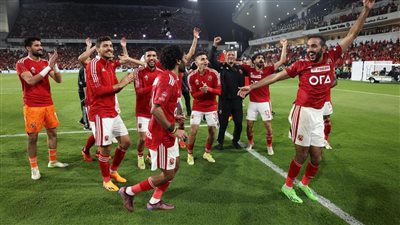 تحية كولر لجماهير الأهلي بعد التتويج بالسوبر المصري (فيديو)