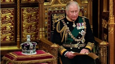 الملك تشارلز يصل قصر باكنجهام لحضور مراسم التتويج (فيديو) 