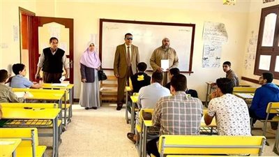 رئيس المنطقة الأزهرية بالإسكندرية يتابع سير الامتحانات 