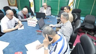 وكيل تعليم الوادي الجديد يتابع سير أعمال الامتحانات من غرفة العمليات الرئيسية